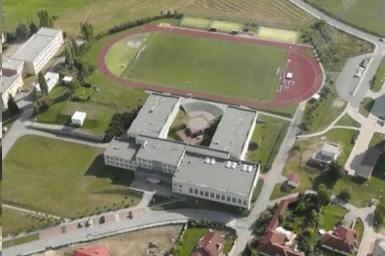 Letecký pohled na školu - srpen 2013